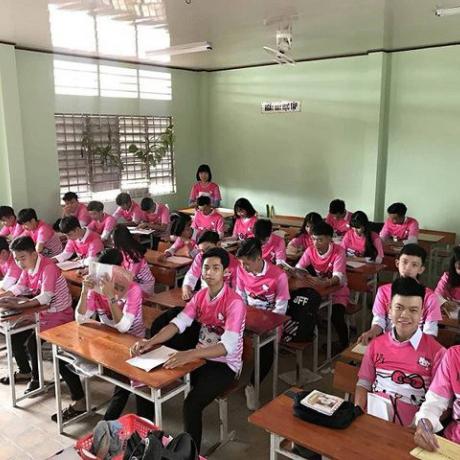 Áo Hello Kitty ảnh 2